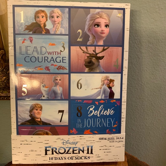NWT Frozen 2 bundle 8 pc. & Anna and Elsa dolls - Picture 8 of 12
